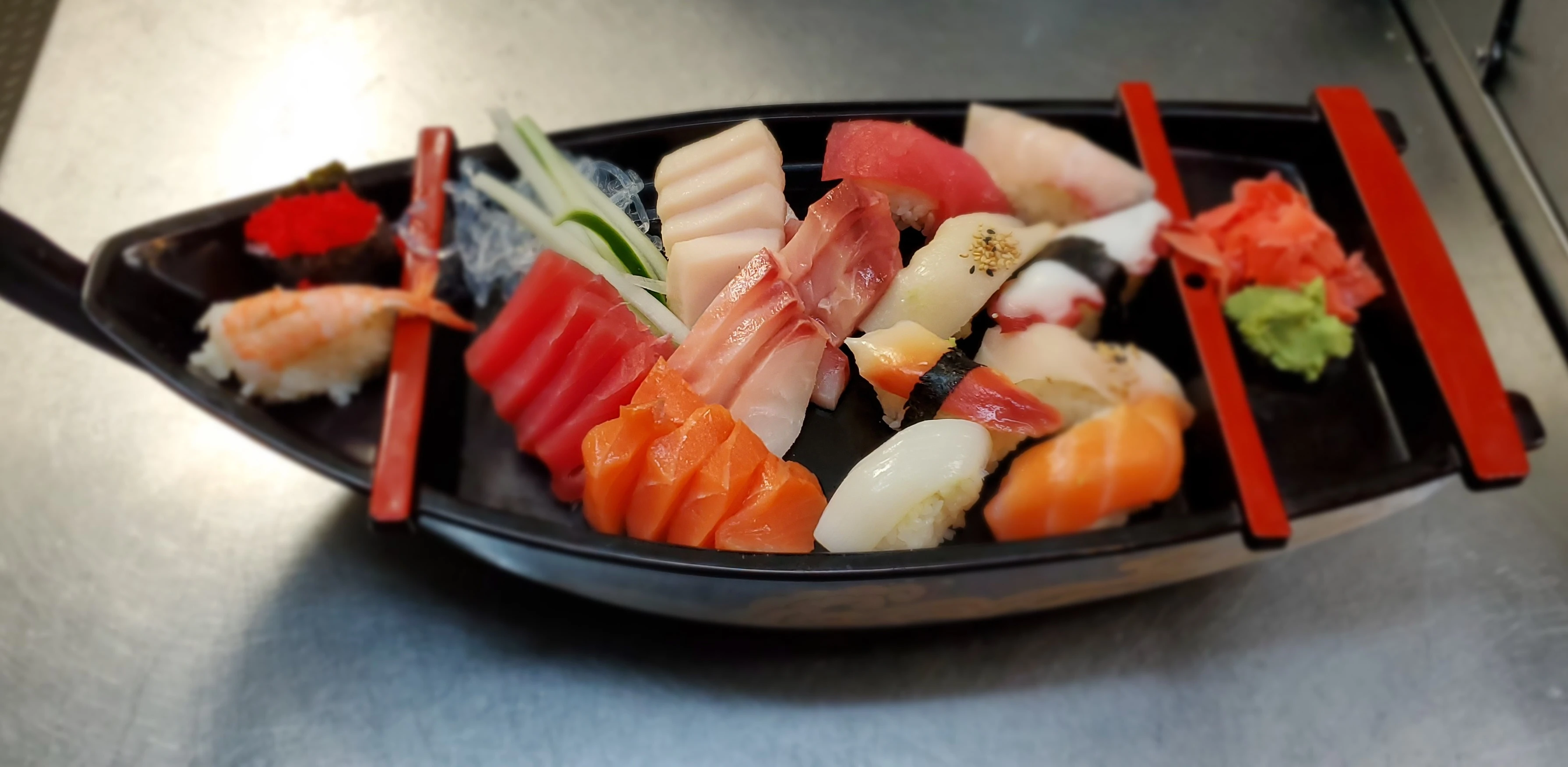 Sushi Sashimi Platter